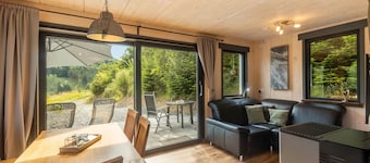 Holiday Home 'Traumblick' with Mountain View, Private Terrace and Wi-Fi