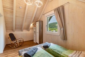 2 makuuhuonetta, silitysrauta/-lauta, ilmainen Wi-Fi, vuodevaatteet