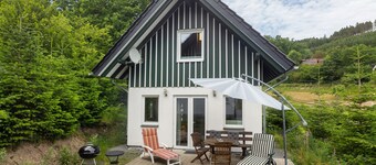 Casa de vacaciones 'Ferienhaus Alpenzauber' con vistas a la montaña, terraza privada y Wi-Fi