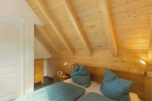 3 makuuhuonetta, silitysrauta/-lauta, ilmainen Wi-Fi, vuodevaatteet