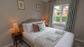 4 bedrooms, individually decorated, individually furnished, free WiFi