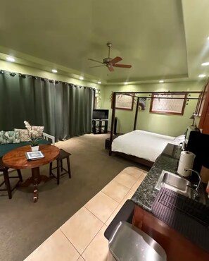 1 habitación, tabla de planchar con plancha, wifi y ropa de cama 
