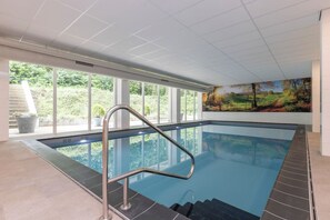 Indendørs pool