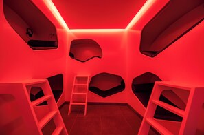 1 chambre, fer et planche Ă repasser, Wi-Fi gratuit, draps fournis