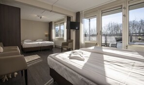 1 slaapkamer, een strijkplank/strijkijzer, gratis wifi, beddengoed