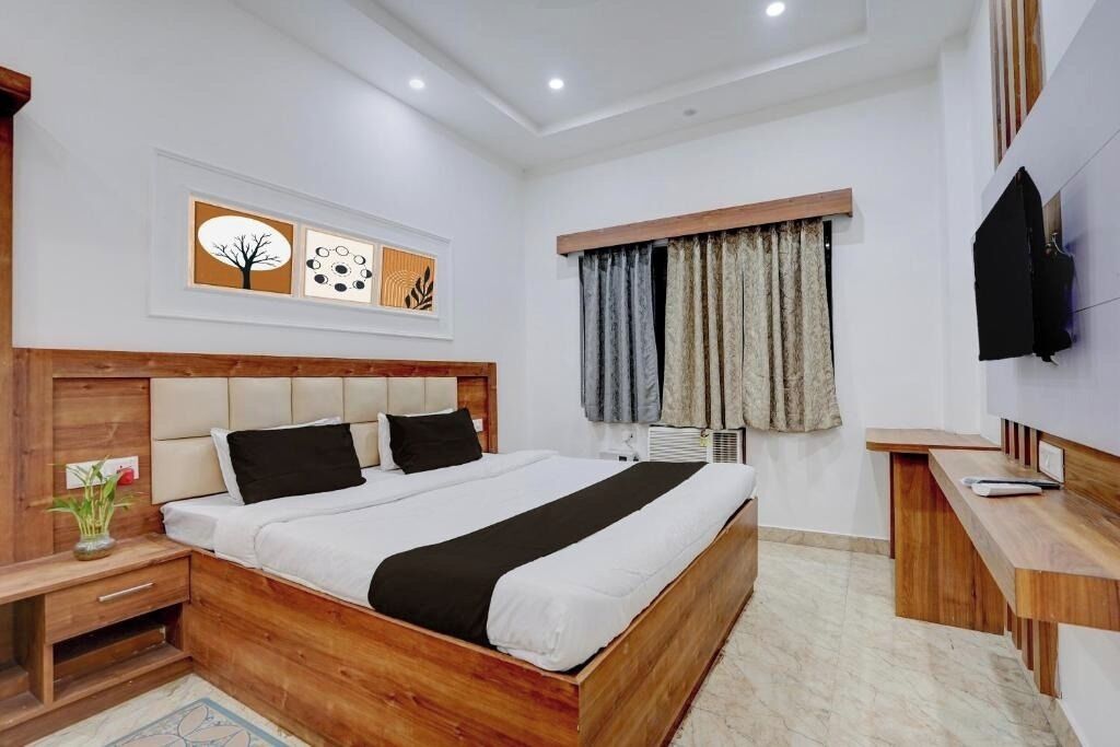 Deluxe Studio Suite, City View | In-room safe, soundproofing, free WiFi, bed sheets