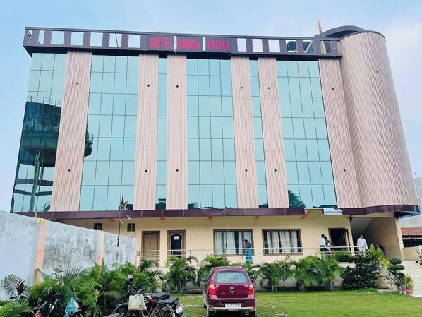 Front of property - Hotel Ganga Vatika Varanasi (Varanasi)