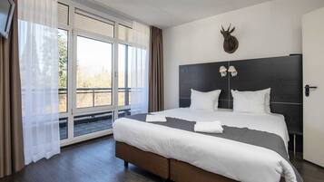 2 bedrooms, iron/ironing board, free WiFi, bed sheets