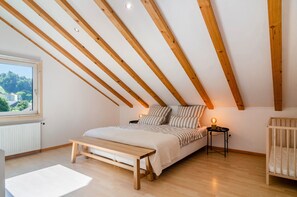 2 bedrooms, iron/ironing board, free WiFi, bed sheets - Apartment 'Enjoy Mal' with Shared Garden, Balcony and Wi-Fi (Stockach)