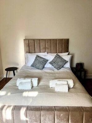 3 bedrooms, iron/ironing board, Internet