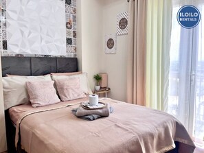 1 室のベッドルーム、インターネット、ベッドシーツ、車椅子でアクセスできる設備