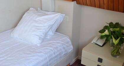 Easy Access to Everything! Free Breakfast and Parking! Near Brielse Meer!