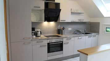 Kühlschrank, Ofen, Herdplatte, Geschirrspüler