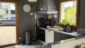 雪櫃、微波爐、焗爐、爐具