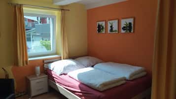 1 bedroom, free WiFi, bed sheets