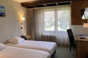 1 chambre, fer et planche Ă repasser, Wi-Fi gratuit, draps fournis