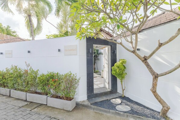 Entrée de l’hébergement