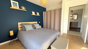 5 bedrooms, iron/ironing board, free WiFi, bed sheets