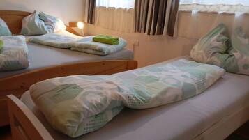 4 Schlafzimmer, Bügeleisen/Bügelbrett, kostenloses WLAN, Bettwäsche