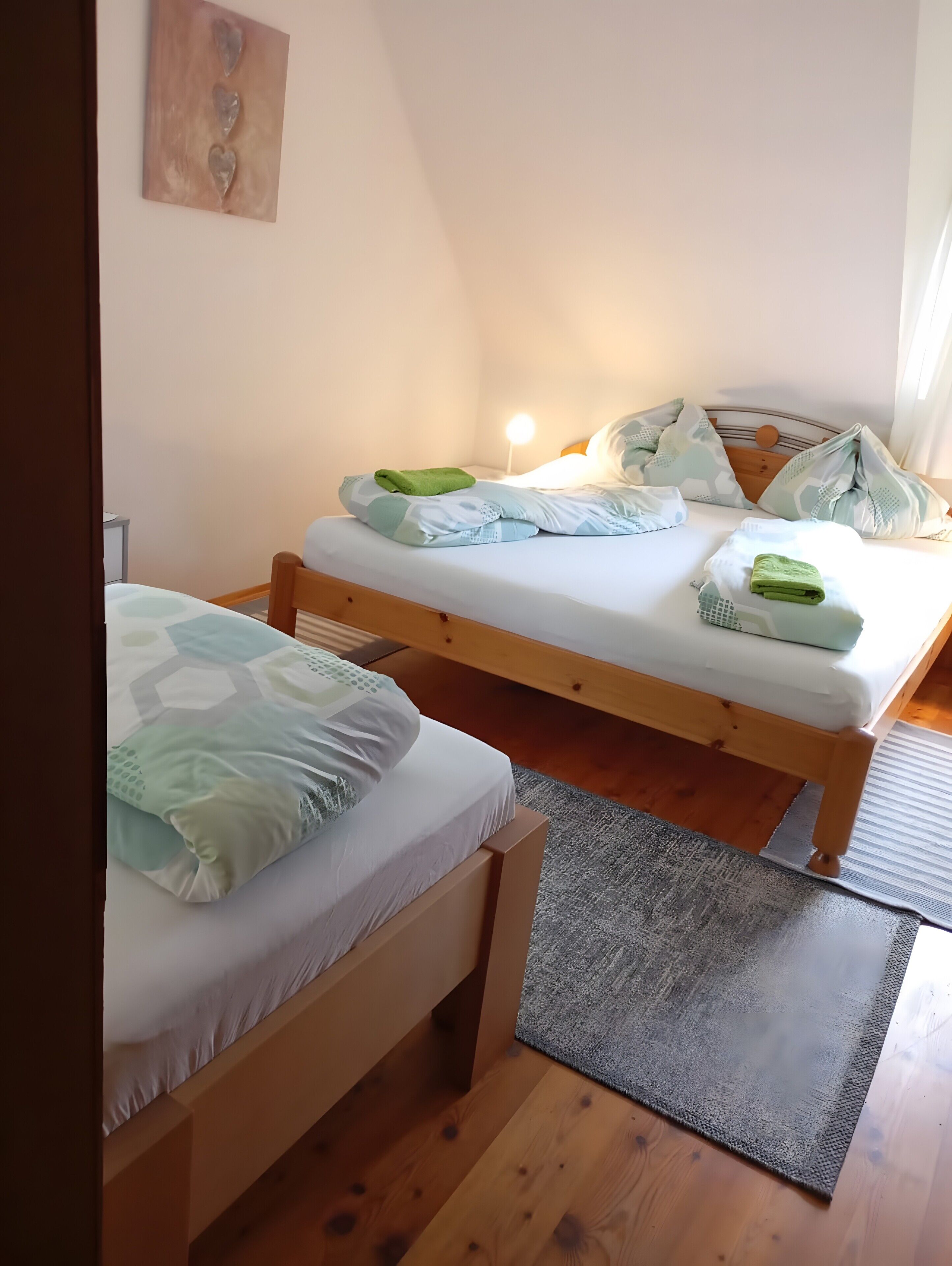 4 dormitorios, tabla de planchar con plancha, wifi gratis y ropa de cama