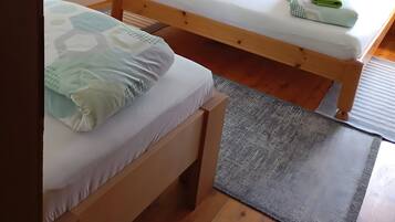 4 dormitorios, tabla de planchar con plancha, wifi gratis y ropa de cama