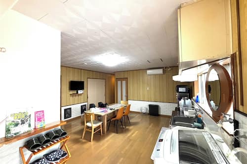 Basic Apartment, Sea View | In-room dining