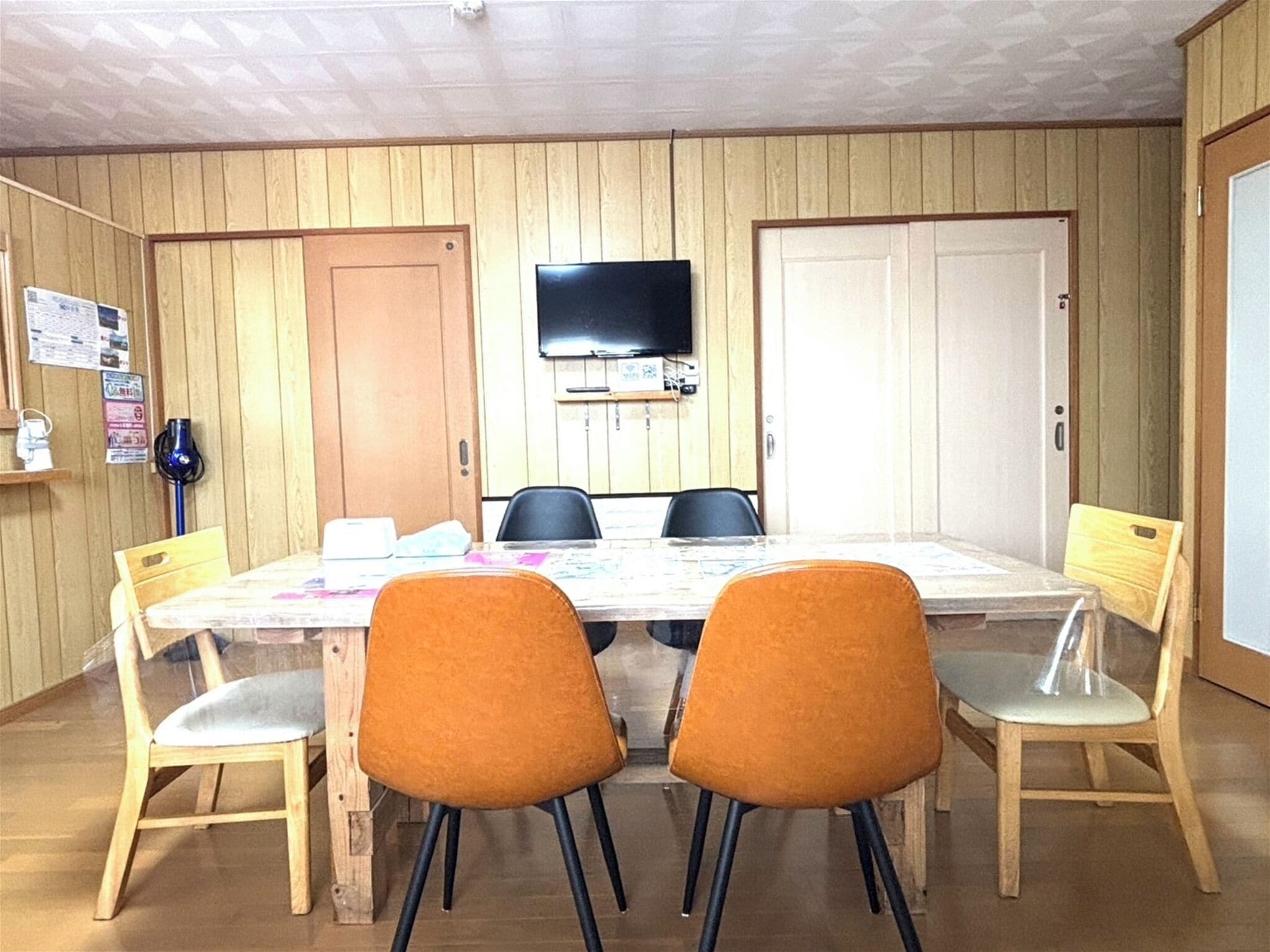Basic Apartment, Sea View | In-room dining