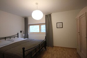 2 bedrooms, internet