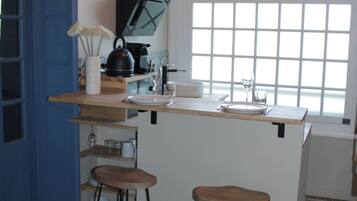 Micro-ondes, four, plaque de cuisson, lave-vaisselle