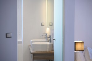 تجهيزات دش، مجففات شعر، مناشف