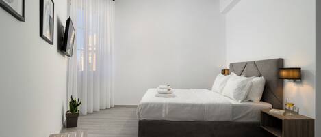 1 chambre, bureau, fer et planche à repasser, Wi-Fi gratuit