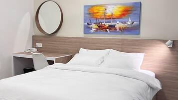 4 bedrooms, iron/ironing board, WiFi