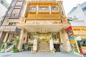 Exterior detail - Spacious Suite Stay | Walk to Children Hospital 1 (Ho-Chi-Minh)