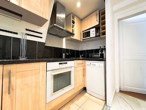 Microwave, oven, stovetop, dishwasher