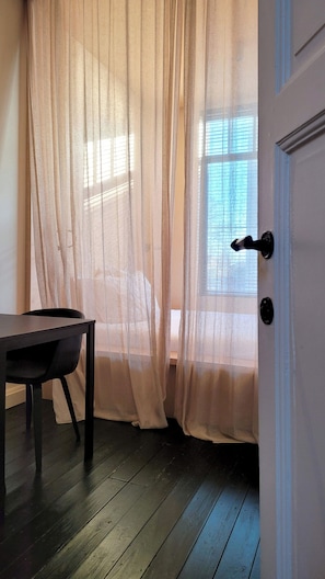 Double Room | Individually decorated, individually furnished, desk, laptop workspace