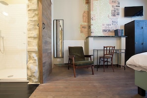 Double Room | Individually decorated, individually furnished, desk, laptop workspace