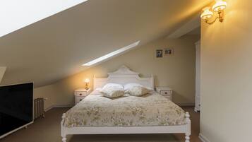 Standard Triple Room | 1 bedroom, iron/ironing board, free WiFi