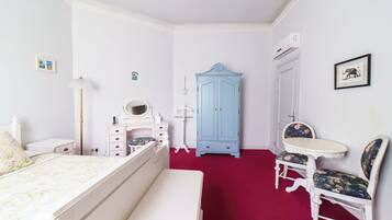 Standard Double Room | Iron/ironing board, free WiFi