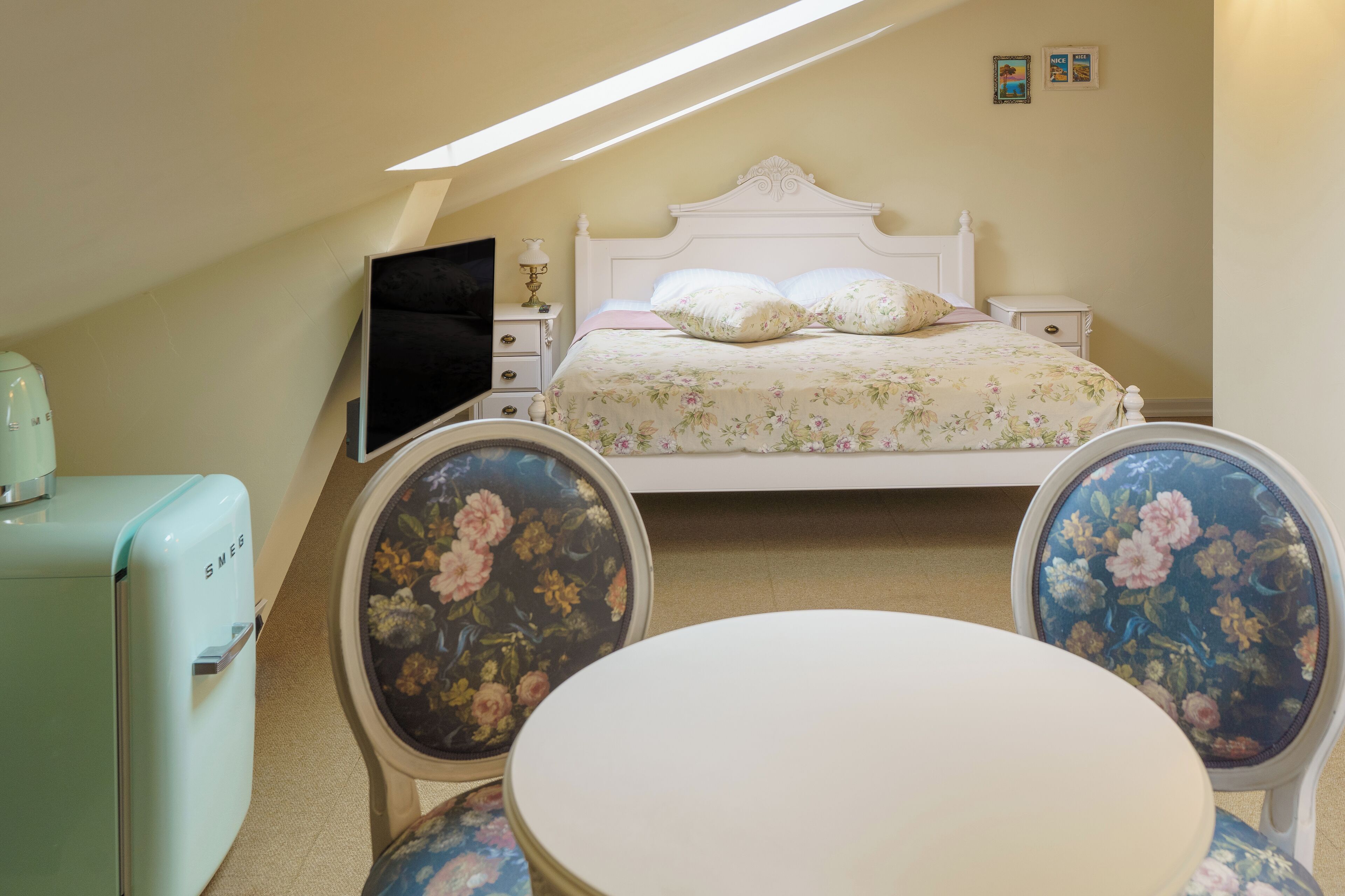 Standard Triple Room | Iron/ironing board, free WiFi