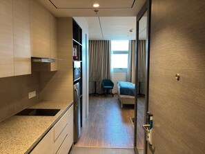 1 bedroom, iron/ironing board, WiFi - 8287502088 (Gurugram)