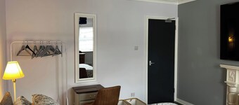 Shalom Apartment 98B
