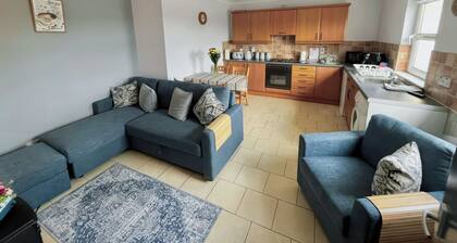 Shalom Apartment 98B