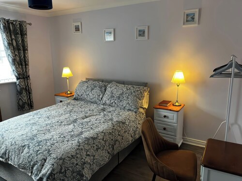 Shalom Apartment 98B