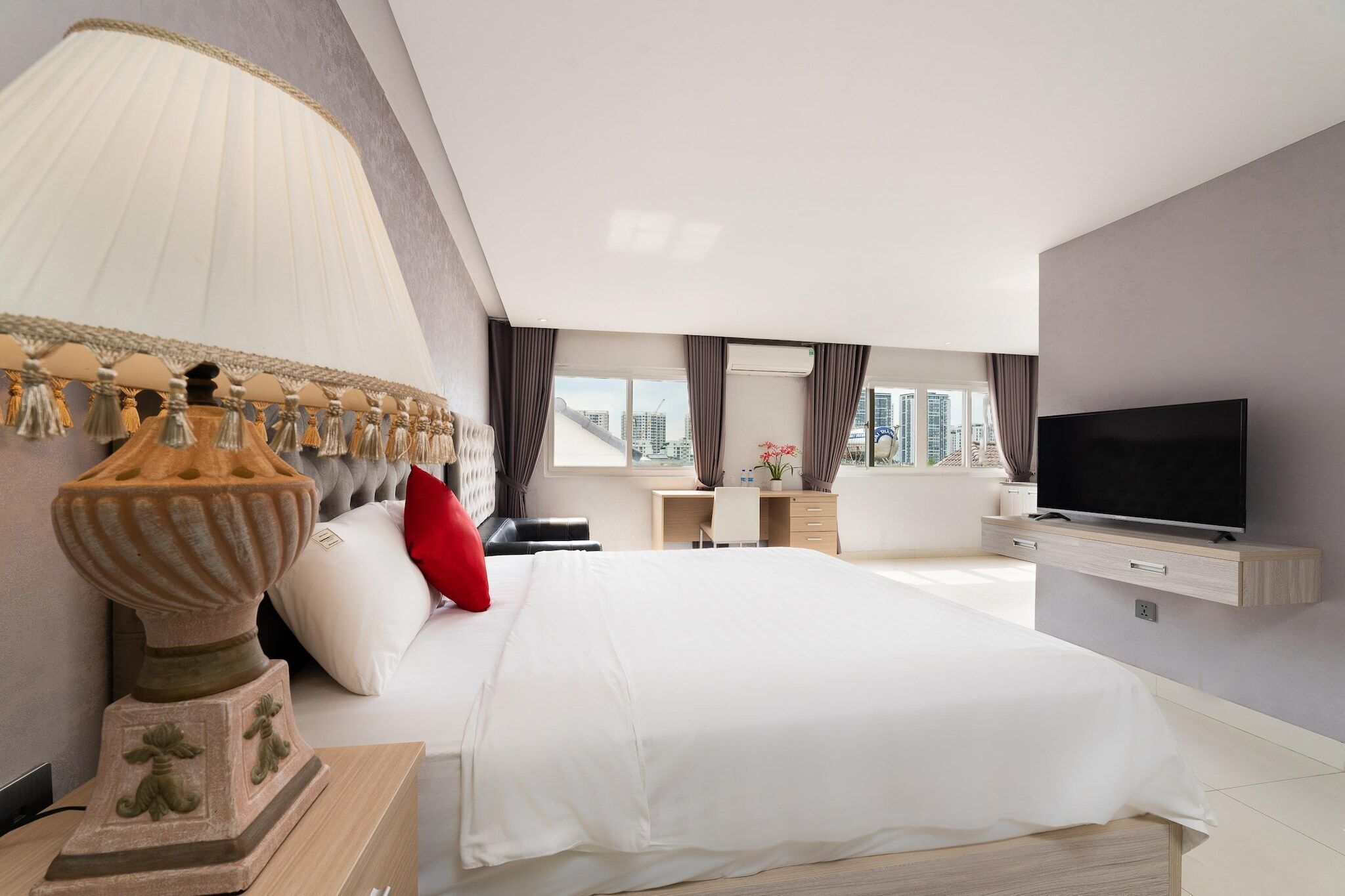 1 dormitorio, escritorio, ropa de cama