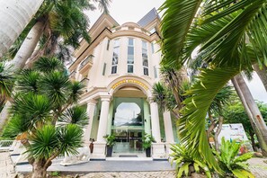 Exterior - Modern Double Stay | Comfort in Sunshine Garden (Ho-Chi-Minh)