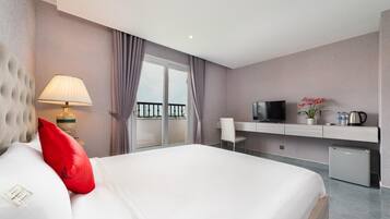 1 makuuhuone, työpöytä, vuodevaatteet