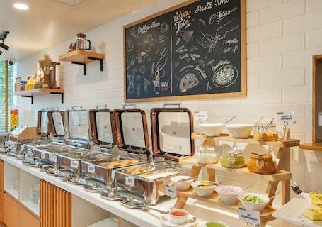 Restaurant. Bloom Hotel - BKC Kalina