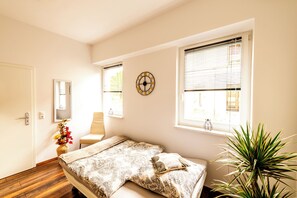 1 soverom, strykejern/-brett, reiseseng for barn og wi-fi