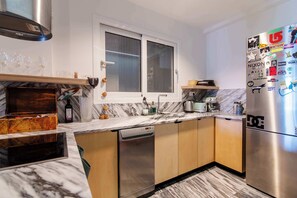 Kühlschrank, Ofen, Herdplatte, Geschirrspüler