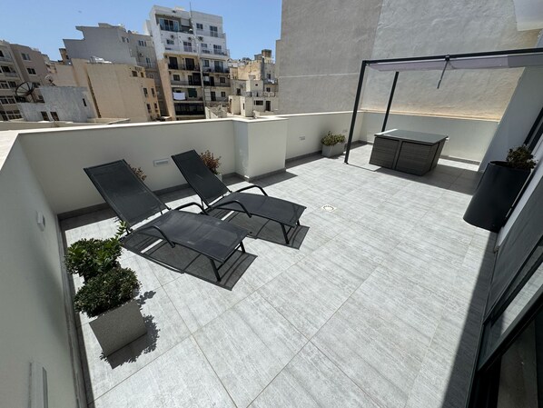 Terrace/patio - Bugibba Luxe Pool Penthouse (San Pawl il-Bahar)